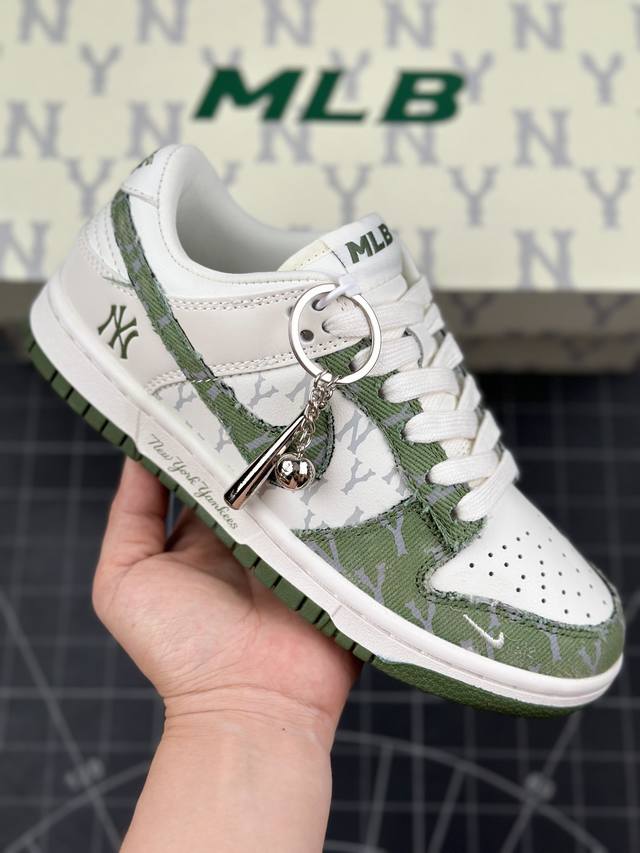 核心私 Stussy X Nk Sb Dunk Low 斯图西联名-绿牛仔 周年高端定制 低帮休闲板鞋 #Stussy是源于美国的潮流品牌，音译为斯图西，融入当