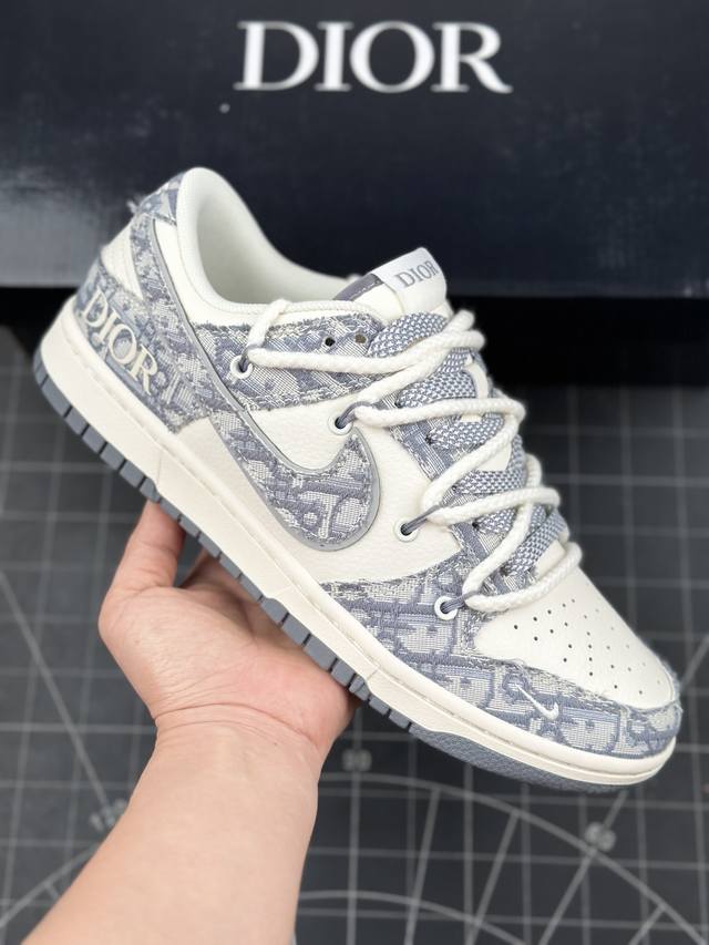 核心私 Nk Sb Dunk Low 迪奥联名-绑带织布灰勾 周年高端定制 低帮休闲板鞋 #定制鞋盒 大厂纯原品质出货 超高清洁度 皮料切割干净无任何毛边 细节