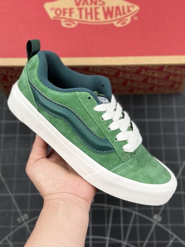 核心私 万斯 Vans Knu-Skool Vr3 Lx 面包鞋 坎普尔 茱利安系列低帮复古硫化休闲运动板鞋“肥胖版大logo 要说整个年最为热门的鞋型之一，