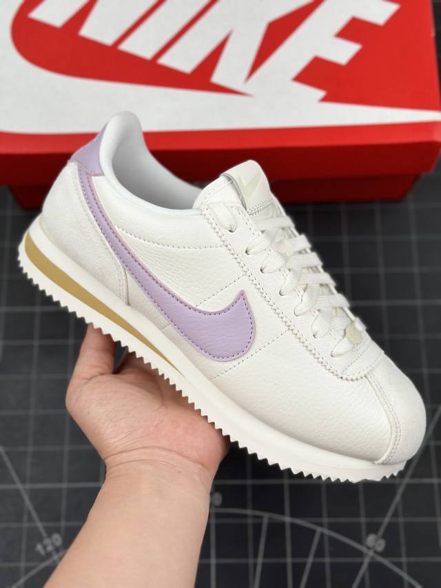 核心私 W Nike Classic Cortez Se 耐克经典轻便舒适男子阿甘鞋休闲跑步鞋运动鞋 纯粹而执着的精神 使得cortez种在了一代人的心里 无论