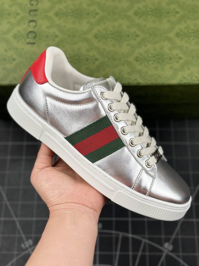 核心私 Gucci 2024轻奢单品 古驰百搭休闲运动板鞋 明星同款 小红书爆款 精选头层小牛皮 鞋面走线工整 清晰质感 高端时尚 简约大气 防滑舒适 鞋底采用