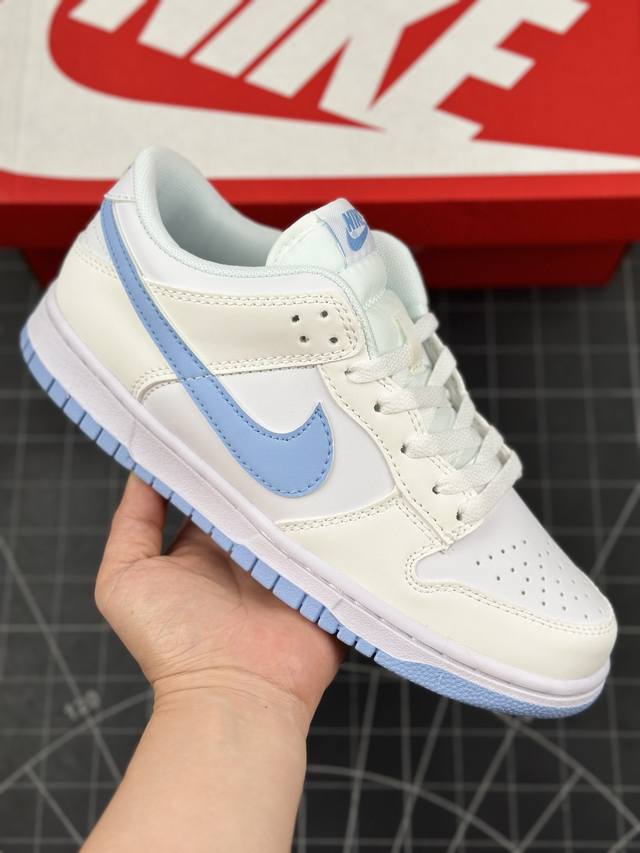 核心私 Nike Dunk Retro耐克 Sb白蓝色 防滑减震耐磨低邦板鞋 整双鞋款采用白色设计，采用白色皮革打造鞋面跟框架。鞋身两侧swoosh Logo采