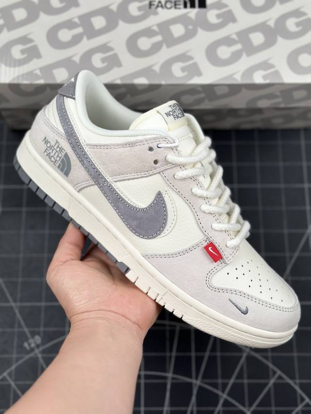 核心私 Nk Sb Dunk Low 北面联名-灰猪八藏蓝勾 周年高端定制 低帮休闲板鞋 #定制鞋盒 大厂纯原品质出货 超高清洁度 皮料切割干净无任何毛边 细节