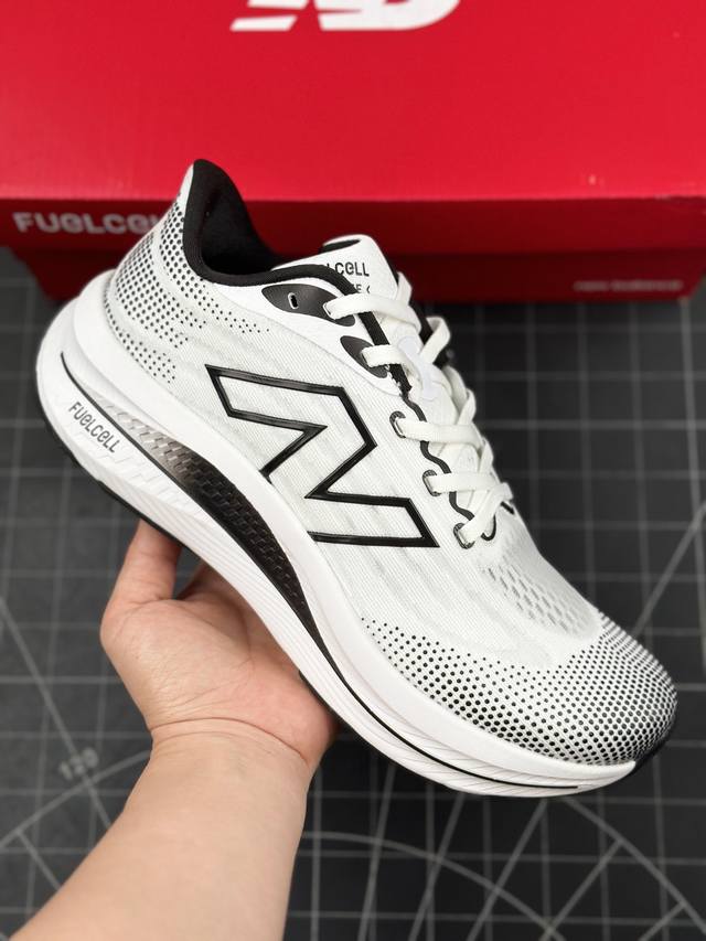 核心私 公司级new Balance 新百伦fuelcell 简约 织物 网布防滑耐磨透气轻便 低帮 马拉松跑步鞋 搭载全新升级的全脚掌，Fuelcell科技中