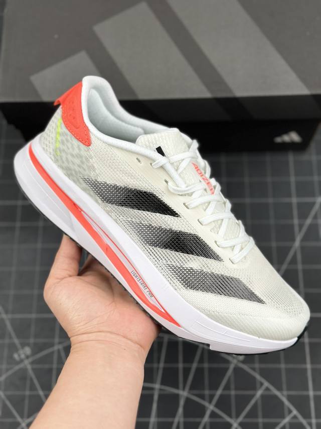 核心私 公司级阿迪达斯adidas Adizero Sl2 W透气网眼竞速跑鞋 冲向目标，一路向前，不断挑战和突破自我。无论是平时训练还是马拉松，让这款adid