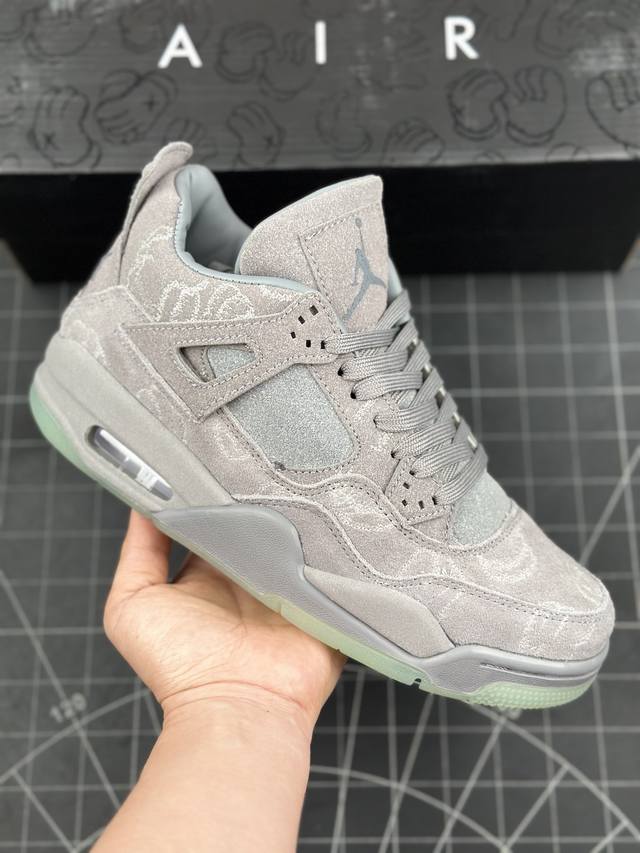 核心私 Travis Scott X Kaws X Air Jordan 4Retro Kaws Black 低帮 暴力熊 联名倒勾酷灰联名 夜光底 Aj1 乔