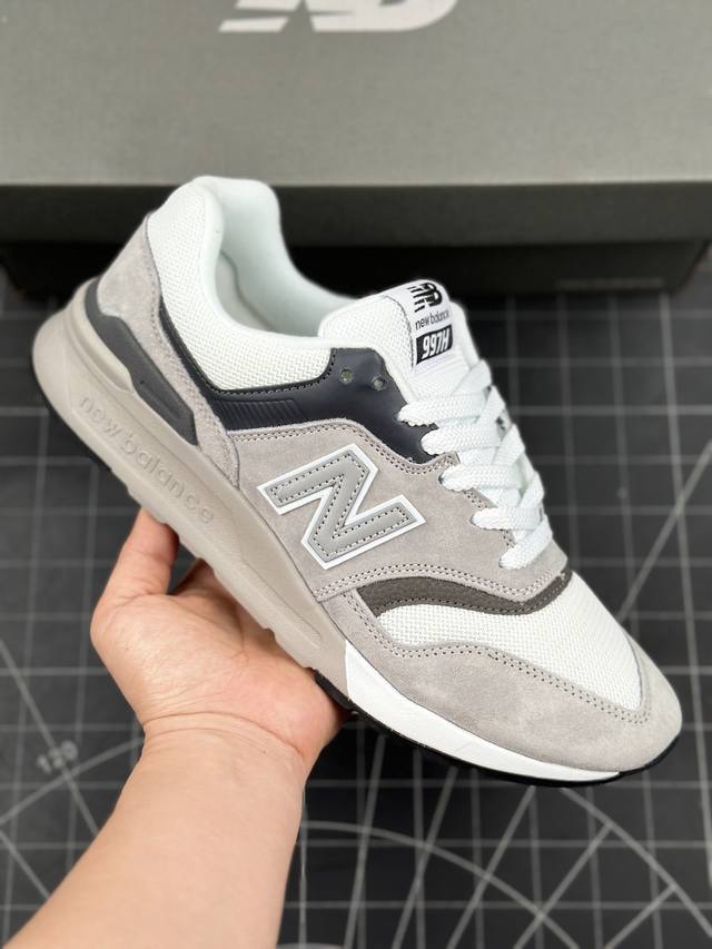 核心私 公司级new Balance 997系列 复古运动 缓震耐磨跑步鞋 新百伦 New Balance 的美产系列一向以实用性与时尚度兼备著称 日前美产 9