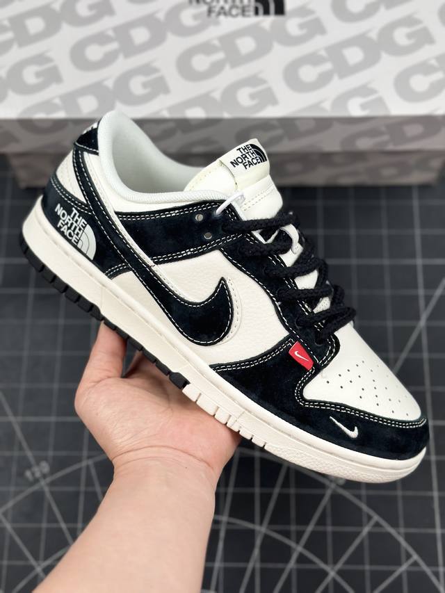 核心私 Nk Sb Dunk Low 北面联名-黑猪八黑勾 周年高端定制 低帮休闲板鞋 #定制鞋盒 大厂纯原品质出货 超高清洁度 皮料切割干净无任何毛边 细节完