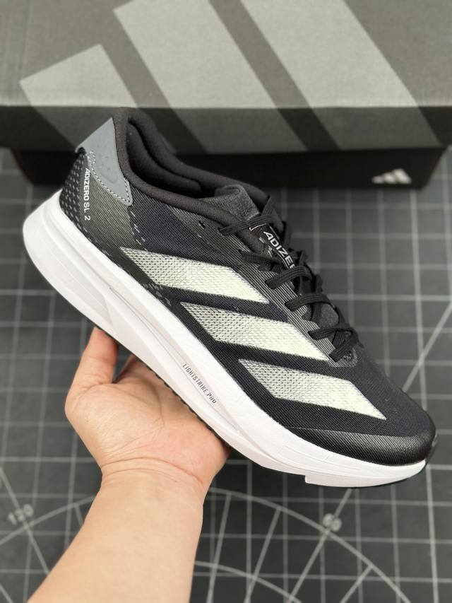 核心私 公司级阿迪达斯adidas Adizero Sl2 W透气网眼竞速跑鞋 冲向目标，一路向前，不断挑战和突破自我。无论是平时训练还是马拉松，让这款adid