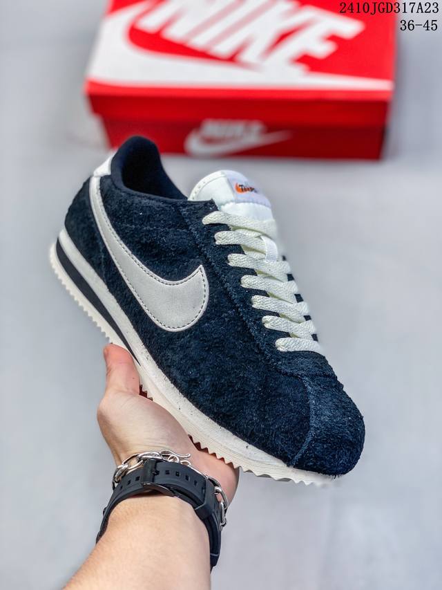 耐克Nike Women s Classic Cortez Leathe 阿甘复古初代皮革慢跑鞋 货号：FQ8144-237新甘 深棕米白 码数：36-45 编