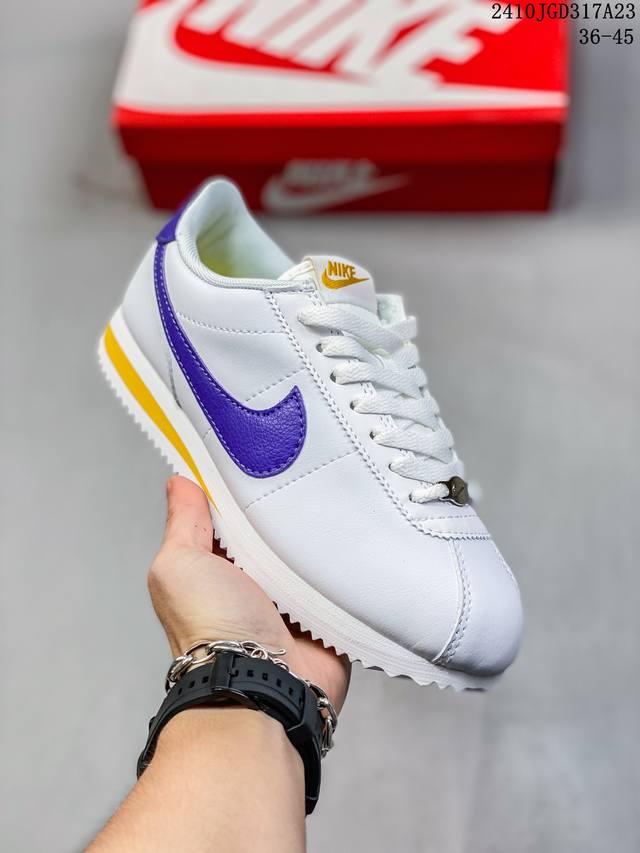 耐克Nike Women s Classic Cortez Leathe 阿甘复古初代皮革慢跑鞋 货号：FQ8144-237新甘 深棕米白 码数：36-45 编