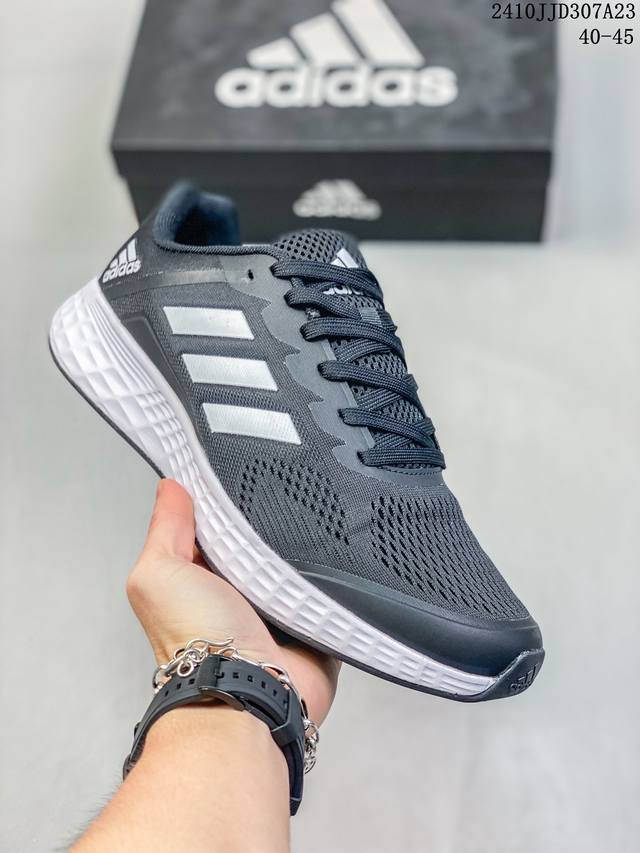 Adidas 阿迪达斯 阿迪达斯Adidas DURAMO SL 男子跑鞋时尚老爹运动鞋，选用针织网面鞋面，质轻而柔软，透气吸汗且防臭。鞋侧饰以经典三条纹作装饰