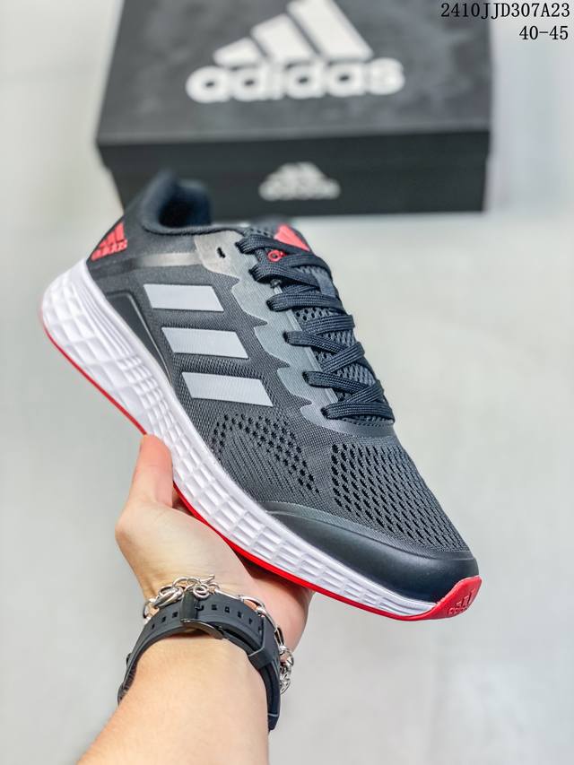 Adidas 阿迪达斯 阿迪达斯Adidas DURAMO SL 男子跑鞋时尚老爹运动鞋，选用针织网面鞋面，质轻而柔软，透气吸汗且防臭。鞋侧饰以经典三条纹作装饰