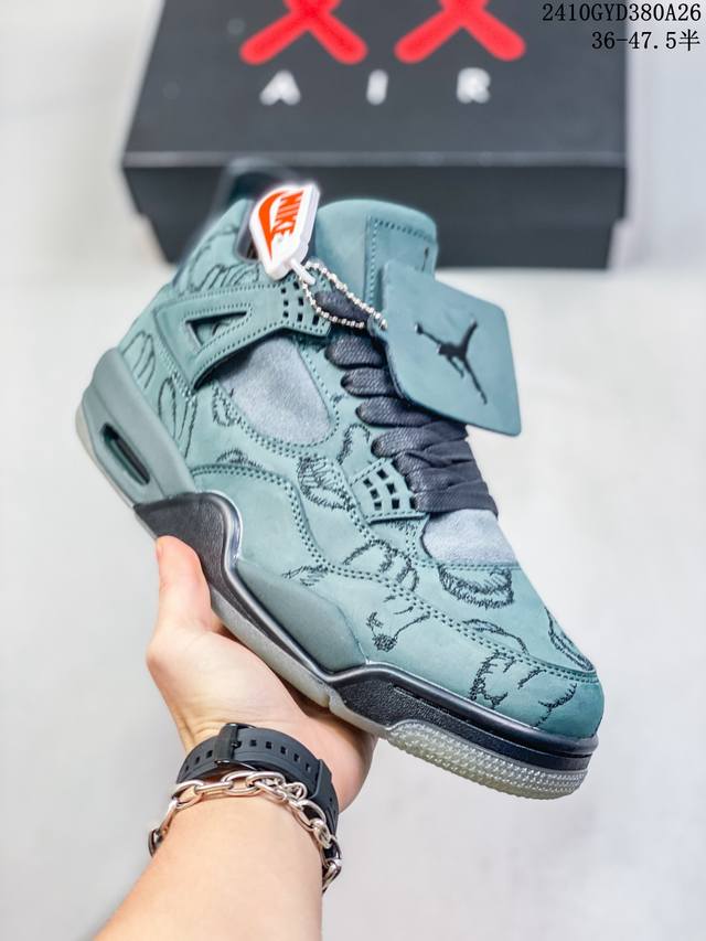 耐克 Nike Air Jordan 4 Retro OG 中帮 迈克尔 乔丹AJ4代乔4 复古休闲运动文化篮球鞋。秉承轻量化的速度型篮球鞋设计思想完成设计，降