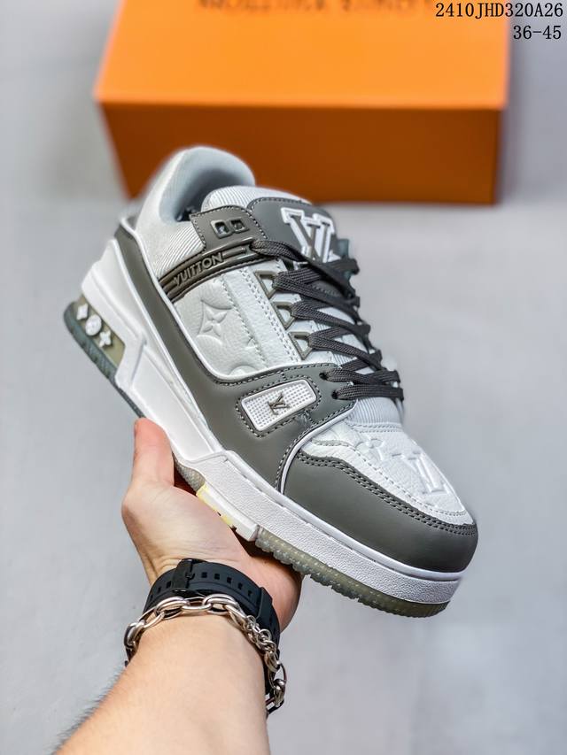 Louis Vuitton Trainer Sneaker Low 人气单品路易威登Louis Vuitton Trainer Sneaker Low低帮复古休