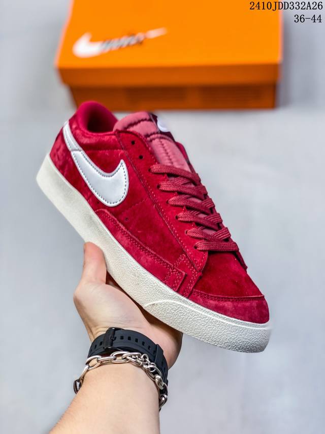 特级福利 真标带半码 耐克Nike Blazer MID77 JUMBO开拓者联名高帮休闲板鞋 尺码：36-44 编码：10JDD332A26