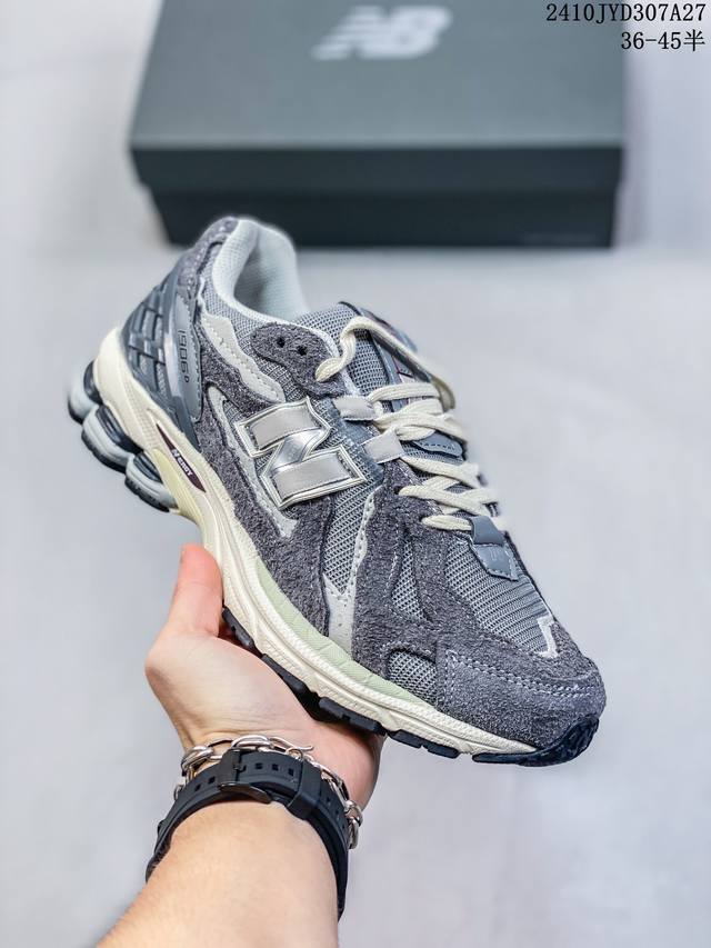 公司级 新百伦 New Balance M 6系列 复古运动鞋单品宝藏老爹鞋款。作为NB最经典的档案鞋型之一，与2002一样， 6有着NB最成熟的技术加持和复古