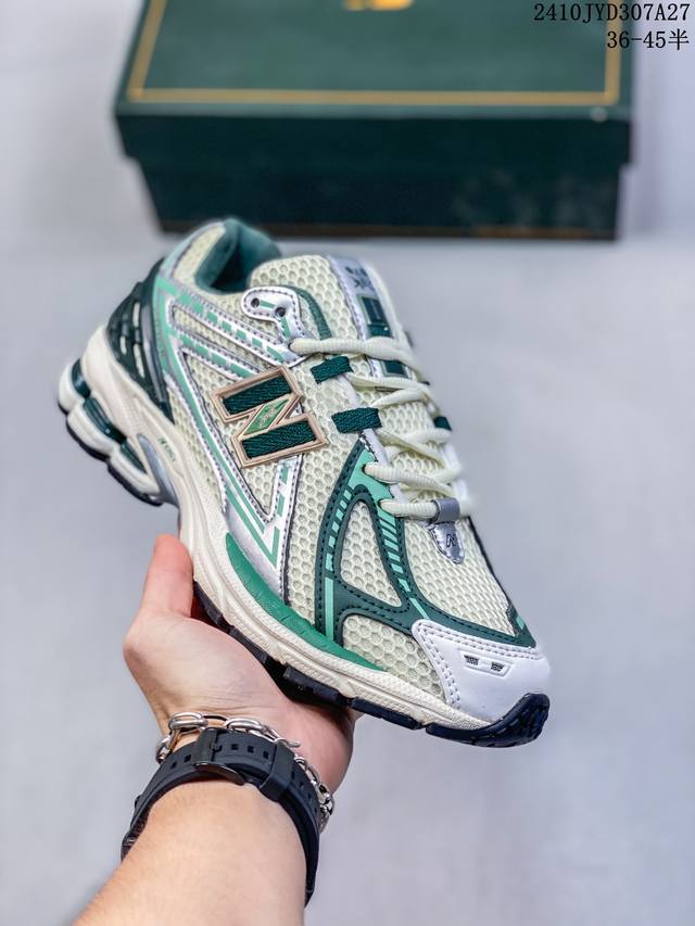 公司级 新百伦 New Balance M 6系列 复古运动鞋单品宝藏老爹鞋款。作为NB最经典的档案鞋型之一，与2002一样， 6有着NB最成熟的技术加持和复古