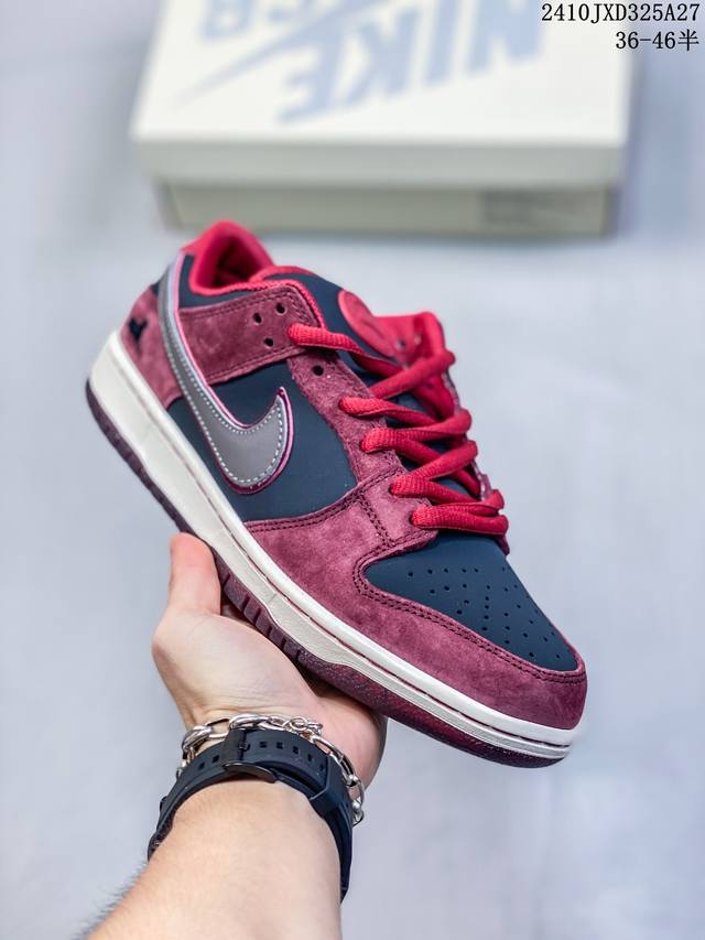 公司级带半码 耐克Nike SB Dunk Low 扣篮系列复古低帮休闲运动滑板板鞋。采用脚感柔软舒适ZoomAir气垫，有效吸收滑板等极限运动在落地时带来的冲