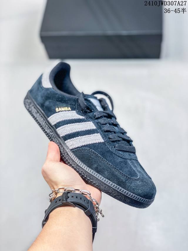 头层皮 阿迪达斯 德训鞋 ADIDAS ORIGINALS SAMBA OG SHOES 经典运动鞋小白鞋 T头鞋 彰显休闲摩登风情的时尚经典鞋 豹纹款。它诞生