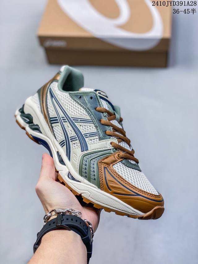 Asics Gel-Kayano 14 亚瑟士经典跑鞋 如今机能风和户外风吹得正劲，便是主打“Urban Outdoor机能越野风格”，城市和户外场景都能轻松应