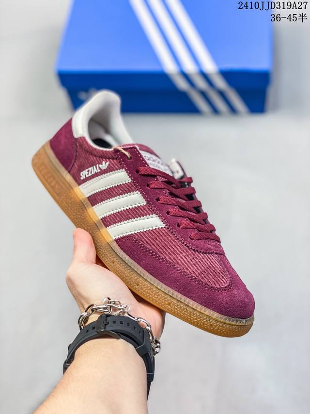 Adidas Handball Spezial 三叶草手球特别版圣帕特里克节联名款 全鞋采用yezzy500一样的皮料 灯芯绒皮面材质 特殊工艺技术 原盒包装