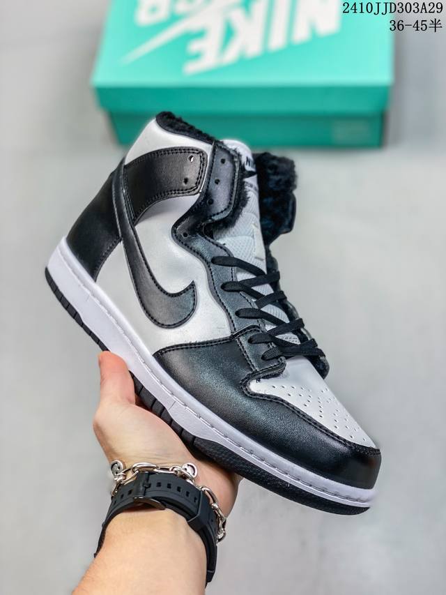 公司级带半码 耐克Nike SB Dunk Low 扣篮系列复古低帮休闲运动滑板板鞋。采用脚感柔软舒适ZoomAir气垫，有效吸收滑板等极限运动在落地时带来的冲