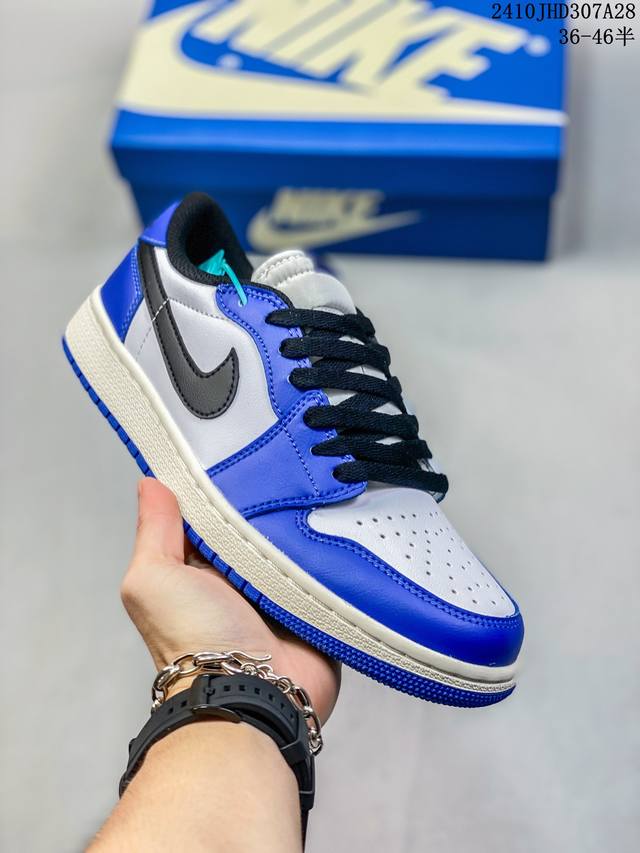 公司级 耐克 乔丹Air Jordan 1 Low AJ1 乔1 乔丹1代aj1 低帮复古文化休闲运动篮球鞋。从1985 年面世的元年款汲取设计灵感，采用简洁大