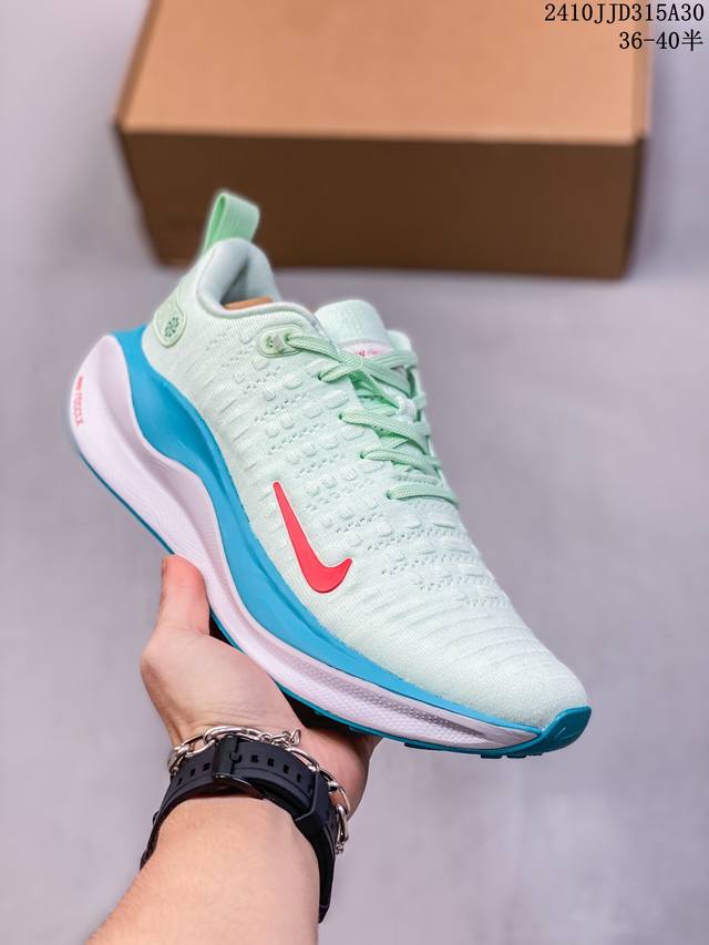 公司级NIKE Zoom React Infinity Run Fk 4 马拉松机能风格运动鞋 实拍首发 #鞋款搭载柔软泡绵，在运动中为你塑就缓震脚感。设计灵感