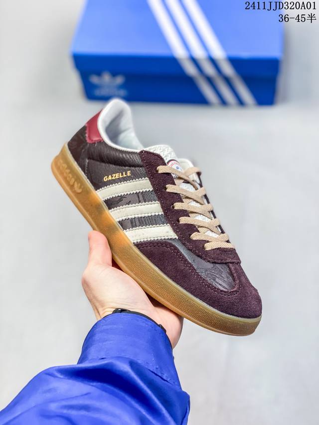 AD Gazelle Indoor Trainers 羚羊内训系列低帮复古百搭休闲运动德训风板鞋 草莓熊 IF 9 90年代经典的复刻版！自60年代以足球训练鞋