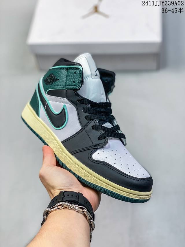 Air Jordan 1 Low AJ1乔1中帮休闲板鞋 同步官方配色市场原鞋原档案开发 原厂皮料 原档冲孔鞋头 正确满胶鞋垫 四线拉帮 原厂织唛标 鞋舌高弹海