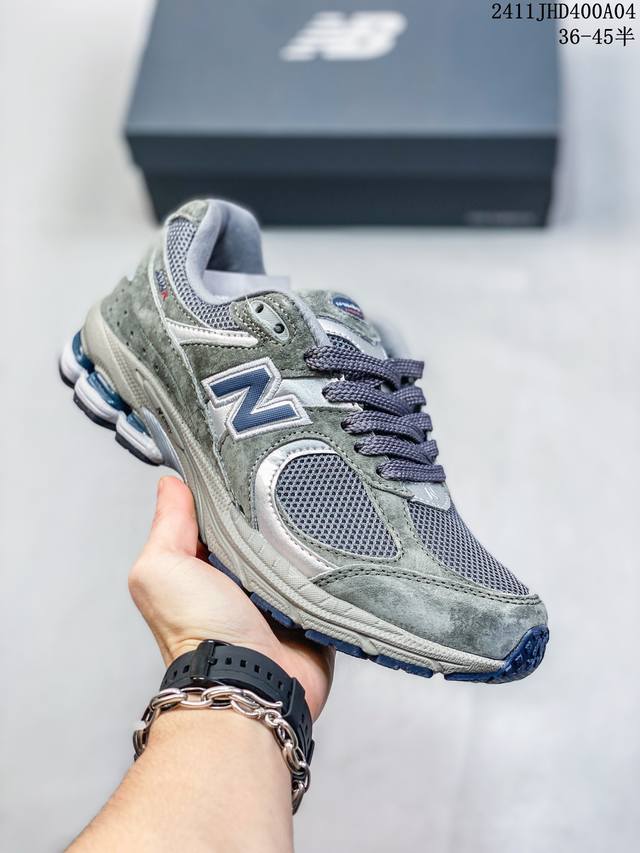 New Balance ML2002 复古休闲跑步鞋 最新出的2002R系列，鞋款延续了经典科技，升级版N-ERGY缓震物料机能与材质上脚太舒适了，鞋面的柔软麂