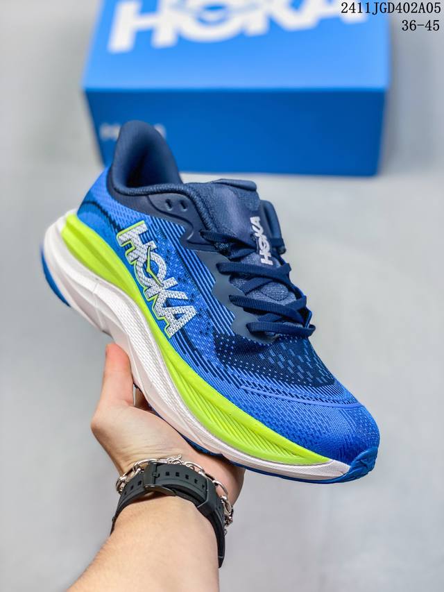 小红书推荐HOKA W BONDI 8全新配色 这个品牌来自于新西兰的毛利语，HOKA表示大地，ONE ONE表示飞越，连起来就是飞越地平线，ONE ONE不是