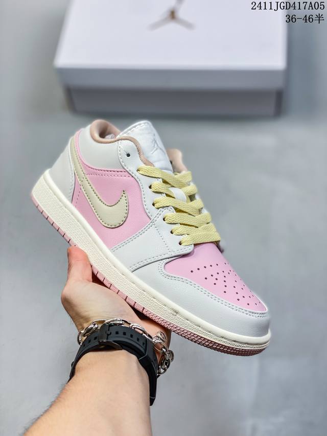 Air Jordan 1 Low AJ1乔1低帮休闲板鞋 同步官方配色 原档冲孔鞋头 正确满胶鞋垫 四线拉帮 原厂织唛标 鞋舌高弹海绵填充。 官方货号：HM37