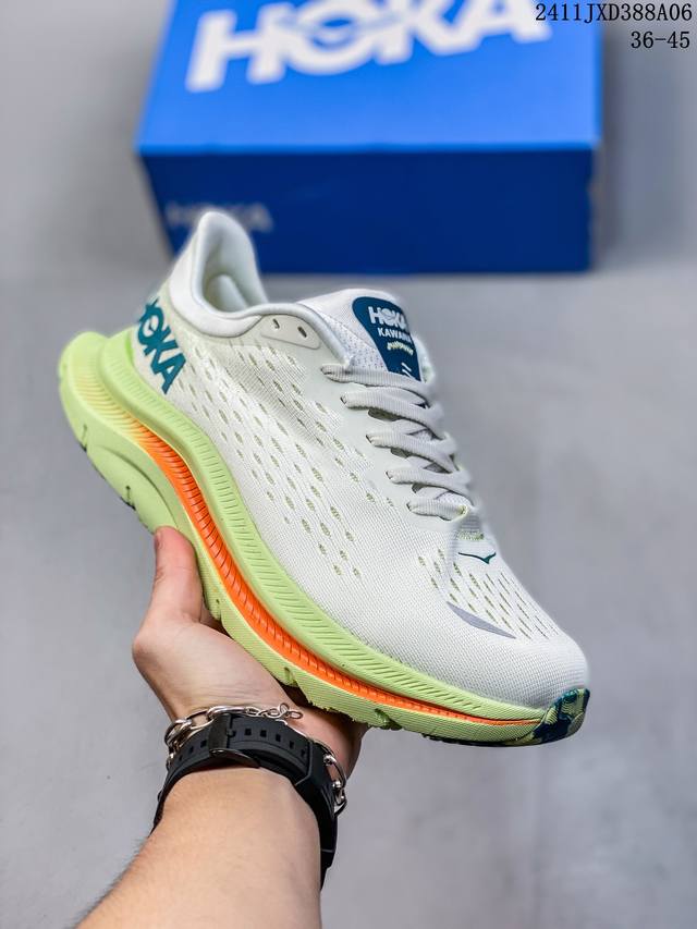 公司级小红书推荐HOKA M KAWANA WIDE 全新配色 这个品牌来自于新西兰的毛利语，HOKA表示大地，ONE ONE表示飞越，连起来就是飞越地平线，O