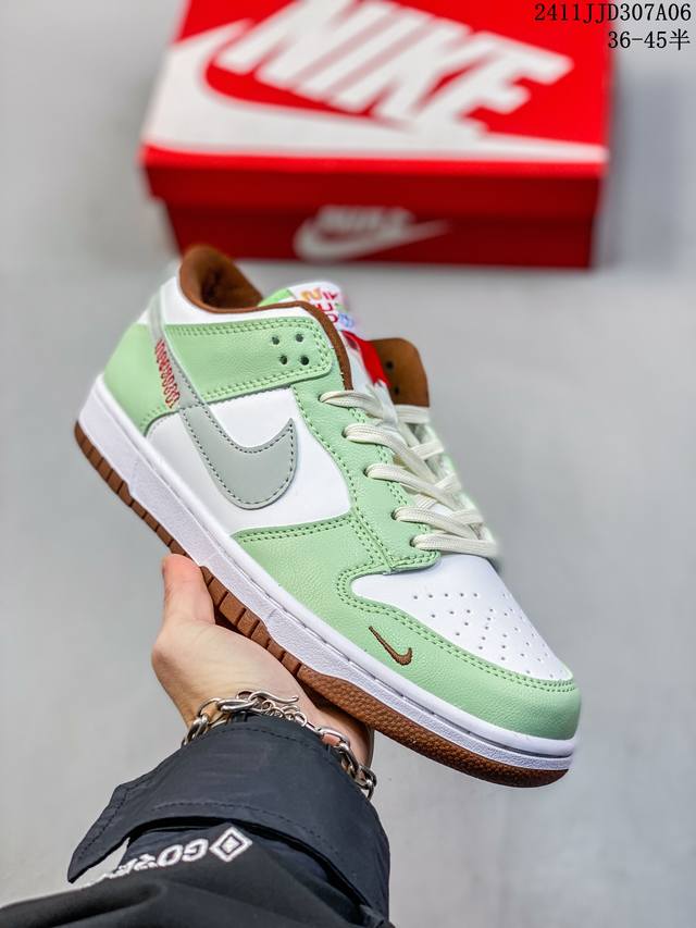 真标带半码 耐克Nike SB Dunk Low 扣篮系列复古低帮休闲运动滑板板鞋。采用脚感柔软舒适ZoomAir气垫，有效吸收滑板等极限运动在落地时带来的冲击