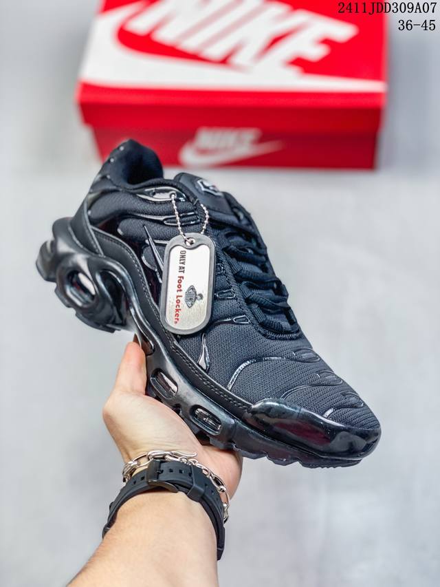 耐克 TN NIKE AIR MAX PLUS TN ULTRA SE 全掌气垫 夏季透气网面拼接 男女缓震跑鞋 货号：DMZ03620 尺码：36-45 编码