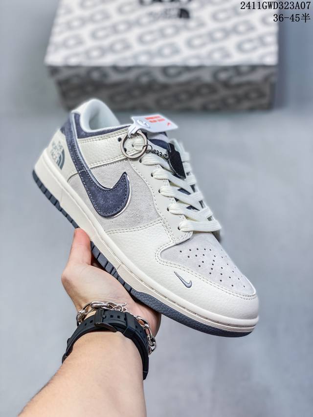 海外爆款限量发售！公司级 Nike SB Dunk Low“北面联名 猪八墨蓝勾” 周年高端定制 低帮休闲板鞋 定制鞋盒 大厂纯原品质出货 超高清洁度 皮料切割