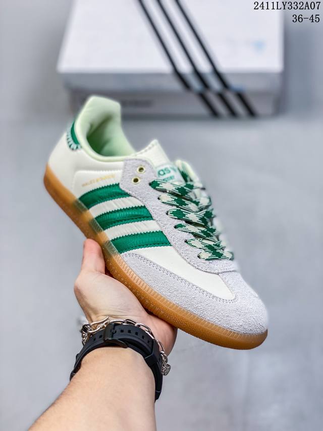 Adidas 阿迪达斯 男女运动鞋 三叶草SAMBAVEGAN休闲鞋 德训鞋 复古板鞋经典运动鞋。采用环保设计的焕新adidas Samba经典鞋, 柔软皮革鞋