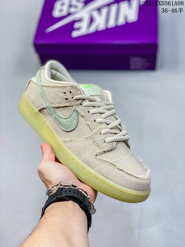 公司级带半码 耐克Nike SB Dunk Low 扣篮系列复古低帮休闲运动滑板板鞋。采用脚感柔软舒适ZoomAir气垫，有效吸收滑板等极限运动在落地时带来的冲