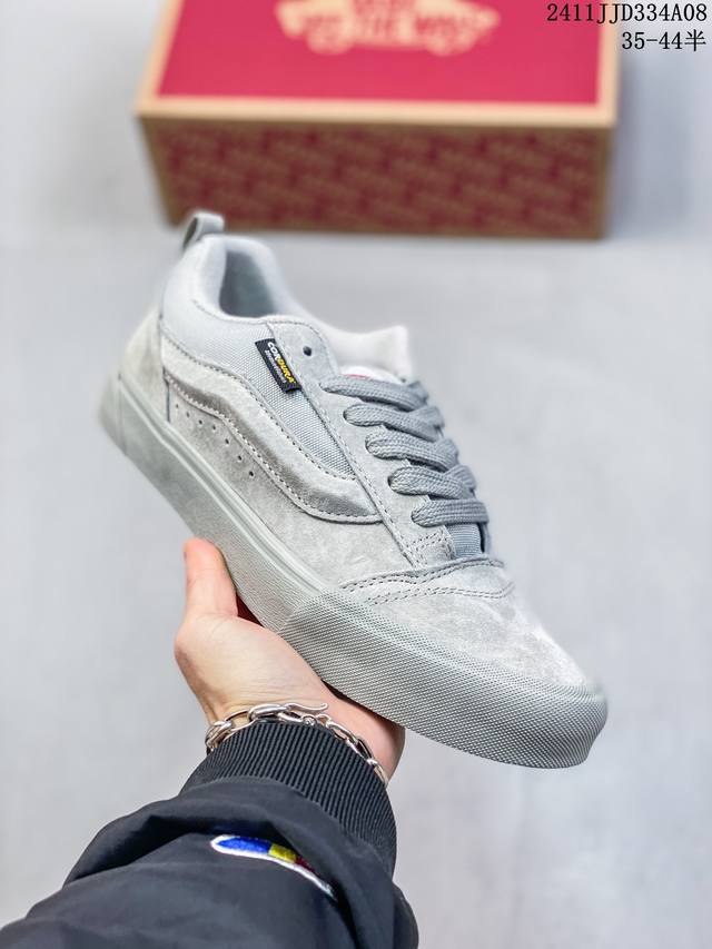 Vans Knu Skool 百搭休闲防滑减震低帮 板鞋男女同款vans 面包 颜色：vans 面包灰色带侧标 货号：VN000CRPBXC 尺码：35 36