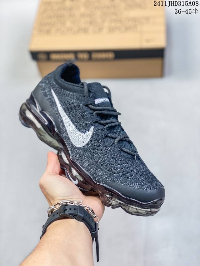 Nike Air Vapor max Fly knit Oreo 防滑跑步鞋 微翘式鞋头设计,响应灵活。采用经典鞋型,融入全新细节点缀,整体简约且富有质感。鞋底