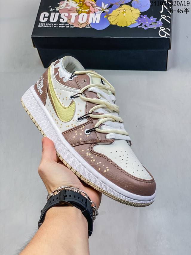 特价 耐克 Nike Dunk Low Retro 运动鞋复古解构绑带板鞋 双鞋带。作为 80 年代经典篮球鞋款，起初专为硬木球场打造，后来成为席卷街头的时尚标