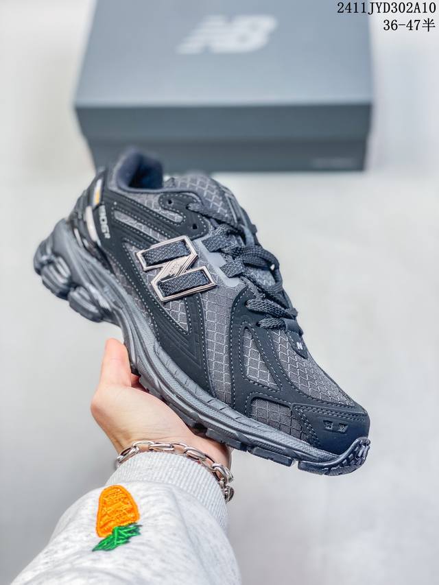 公司级新百伦New Balance M 6系列 复古单品宝藏老爹鞋款 公司级 复古元素叠加 质感超级棒 楦版型材料细节做工精细 作为NB最经典的档案鞋型之一 与