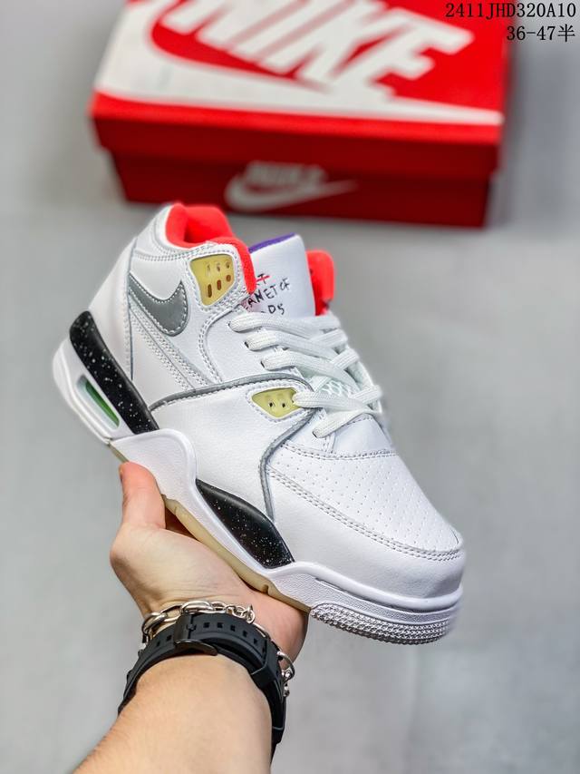 特价头层 耐克 89款 Nike Air Flight Legacy 89 红白 采用白色皮革鞋面，黑红色覆盖鞋舌，孔眼，Swooshes，脚跟品牌，饰边，中底