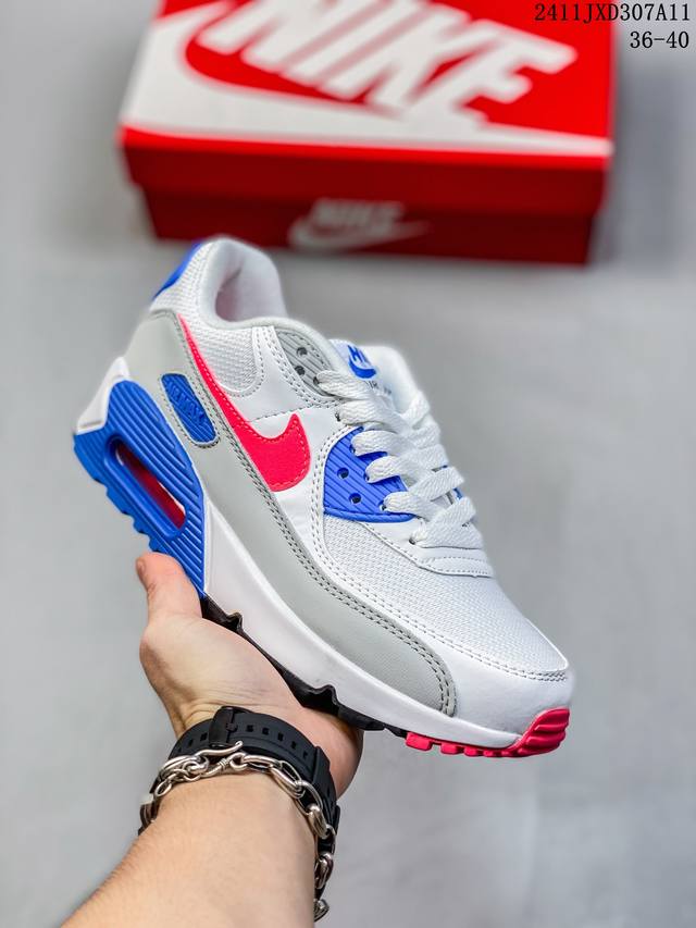 公司级 耐克 Nike Air Max 90 NRG 运动小气垫日常运动鞋 厚底增高板鞋 融合经典设计线条和丰富材质，沿袭元年款经典元素，焕新演绎出众外观，整体