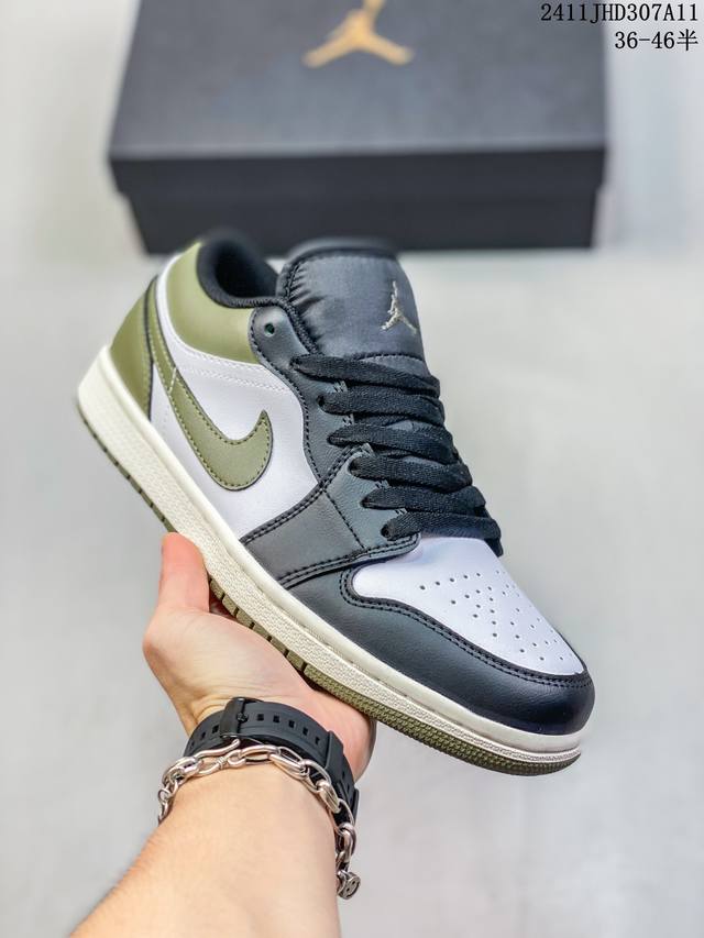 公司级 耐克 乔丹Air Jordan 1 Low AJ1 乔1 乔丹1代aj1 低帮复古文化休闲运动篮球鞋。从1985 年面世的元年款汲取设计灵感，采用简洁大