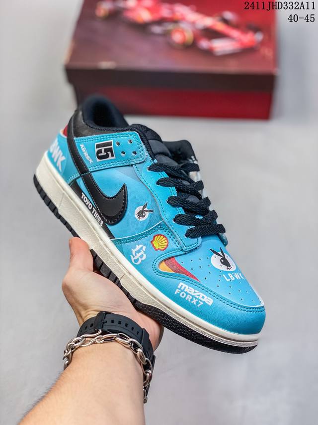 公司级带半码耐克Nike SB Zoom Dunk Low 板鞋 系列经典百搭休闲运动板鞋 鞋舌的填充，使舒适性大大提升，同时也更方便穿脱中底部分则加入了脚感柔