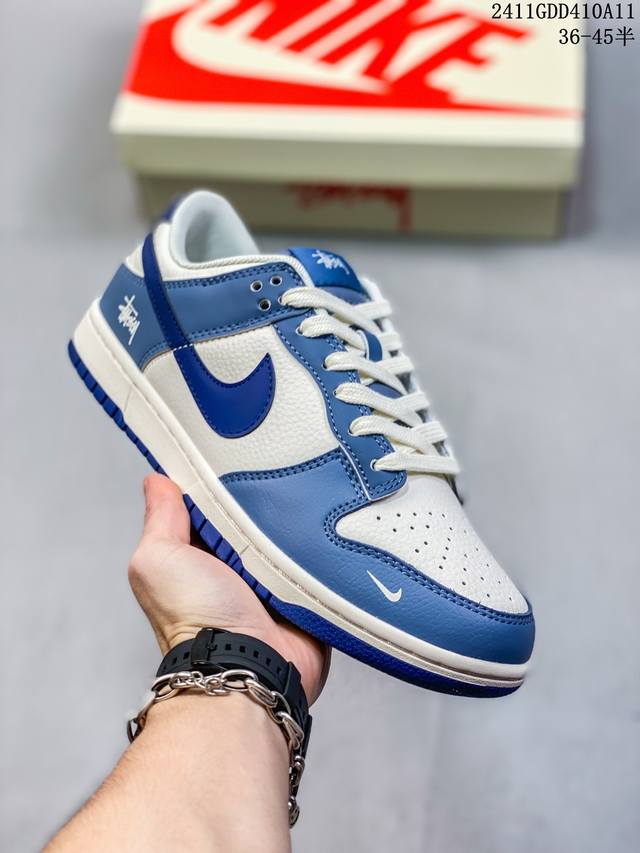 公司级带半码耐克Nike SB Zoom Dunk Low 板鞋 系列经典百搭休闲运动板鞋 鞋舌的填充，使舒适性大大提升，同时也更方便穿脱中底部分则加入了脚感柔