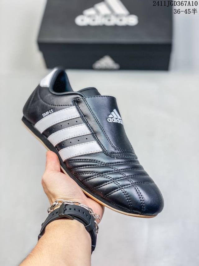 adidas Adizero EVO SL舒适运动防滑耐磨低帮跑步鞋，轻质网眼合成鞋面搭配织物内里坚韧透气包裹舒适，中底搭载全掌双层 LIGHTSTRIKE P